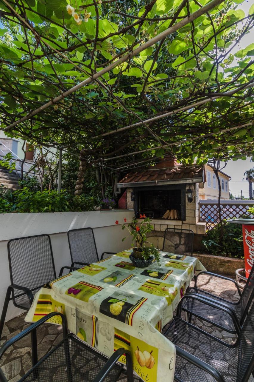 Loredana Apartments Crikvenica Exterior foto